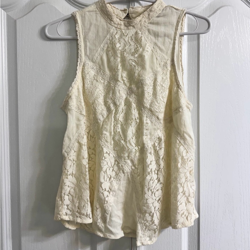 American Eagle Cream Lace Sleeveless Blouse – Size Small
